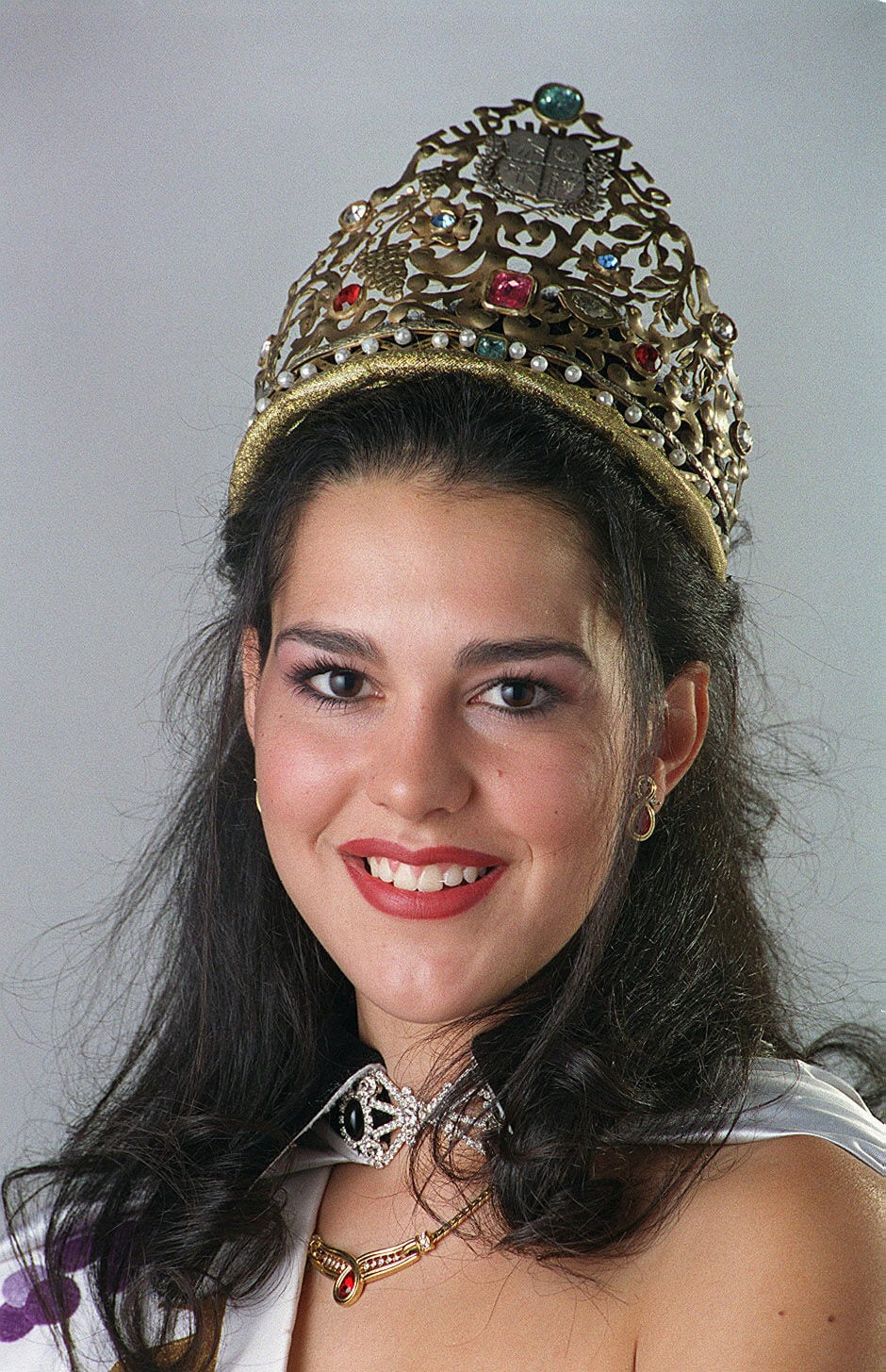 REINA VENDIMIA 2002 NOELIA BLANCO TUPUNGATO.