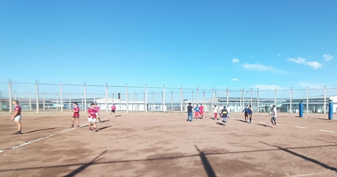 Rugby e inclusión: internos mendocinos jugaron un partido en la cárcel con un equipo profesional. Foto: Gentileza