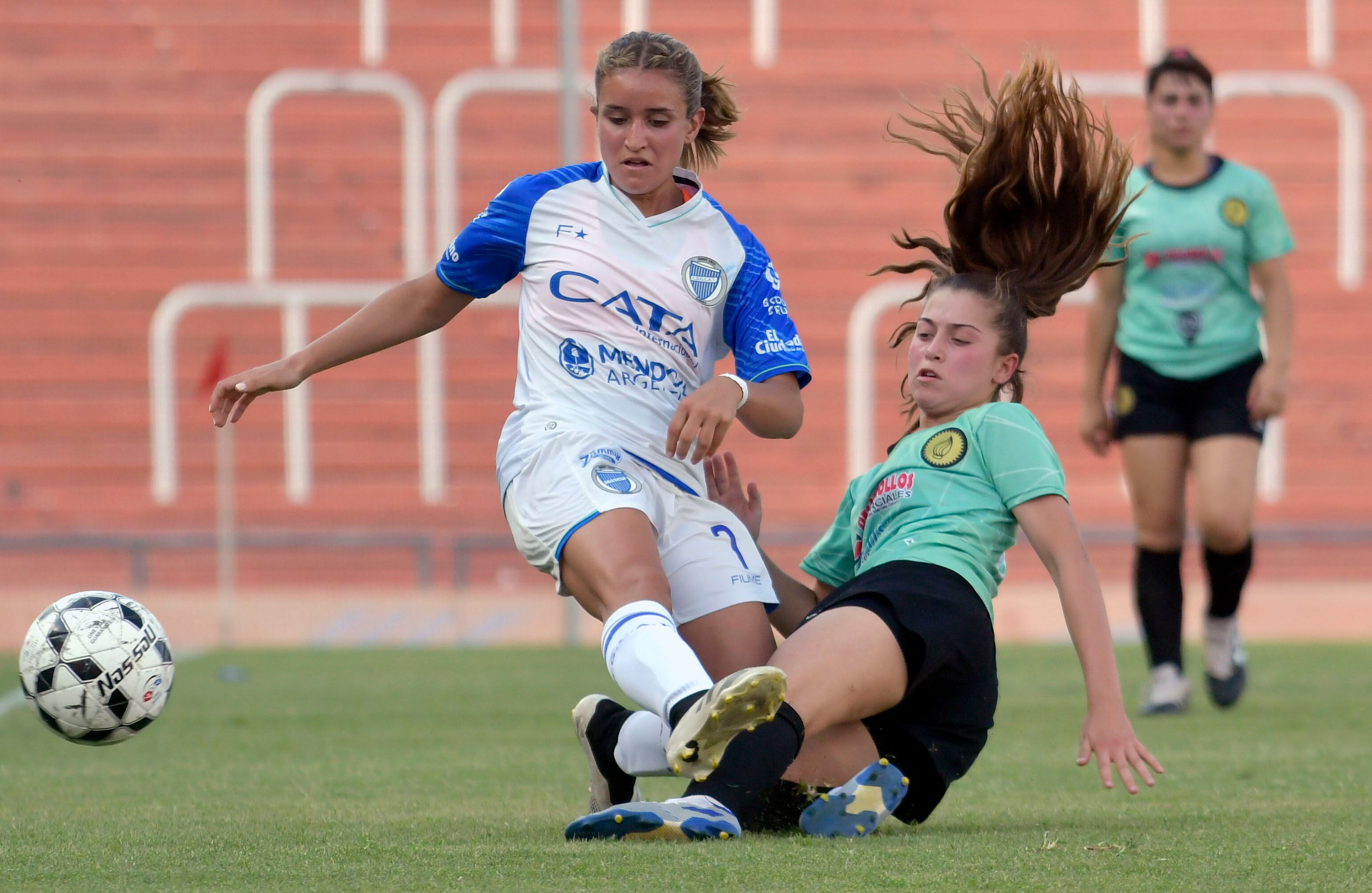 En Mendoza el fútbol crece pero poco apoyo recibe de socios y empresas para que esta rama se sustente.
Foto: Orlando Pelichotti
