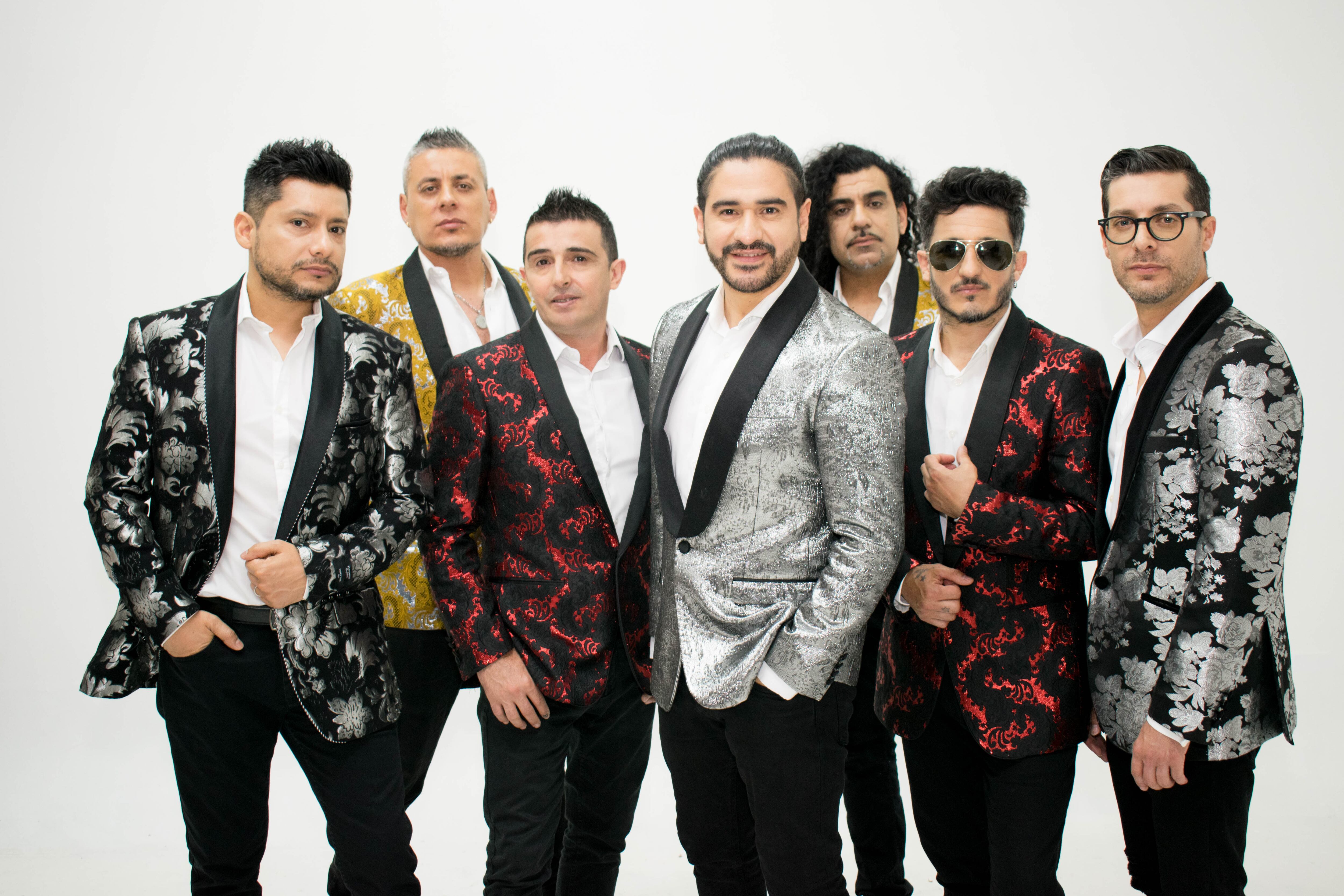 El septeto de música tropical comenzó su primera gira por todo el país y festeja sus 25 años de historia.