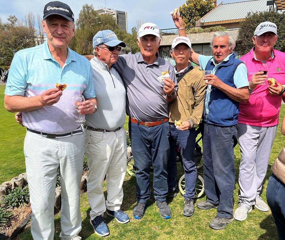 Los jugadores disfrutaron de un ágape después de la actividad. / gentileza 