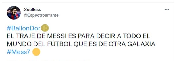 Lio Messi gano su séptimo Balón de Oro y para la gala lució un traje brillante que se volvió tendencia.