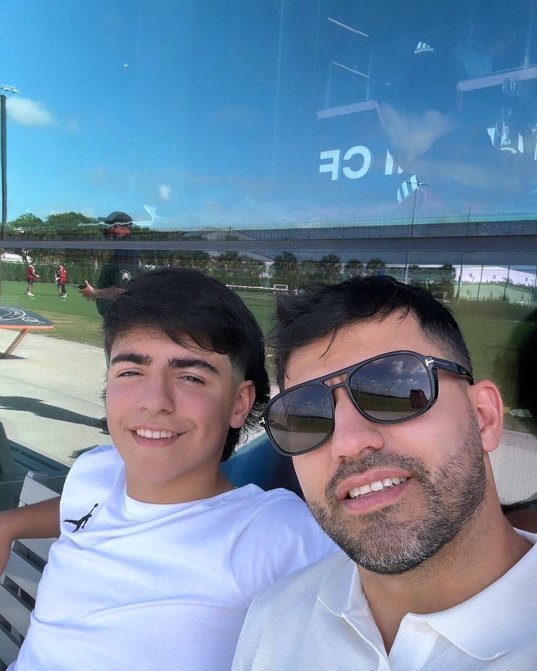 El Kun Agüero enterneció a todos con el posteo y las fotos que le dedicó a su hijo.