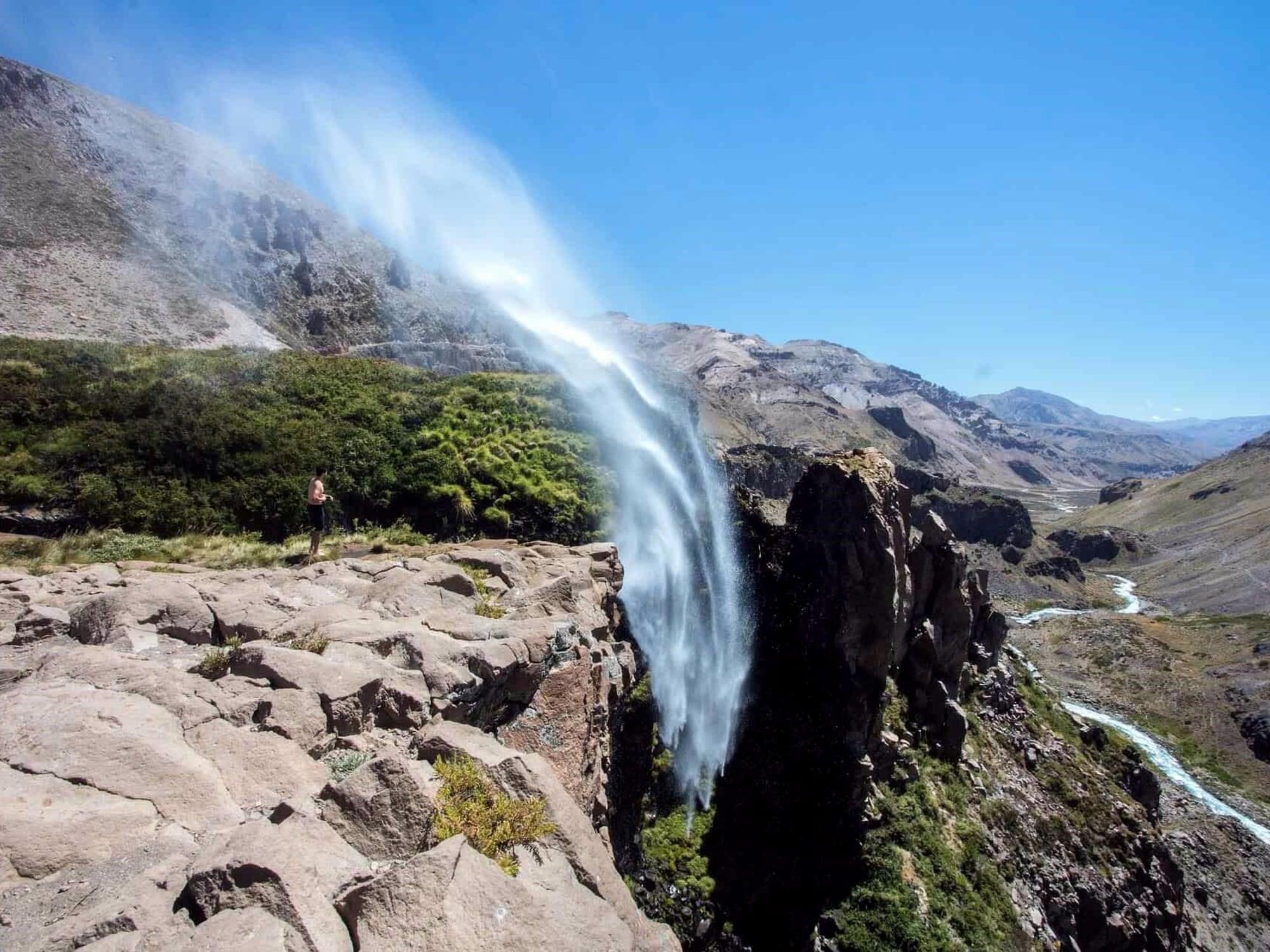 Imágenes de la Cascada Invertida en Chile