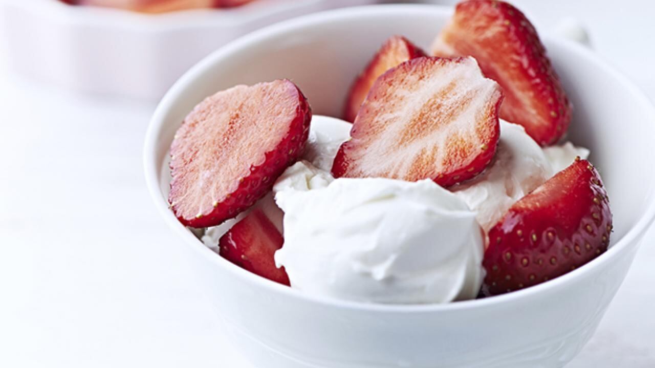 Crema chantilly y frutillas, un clásico.