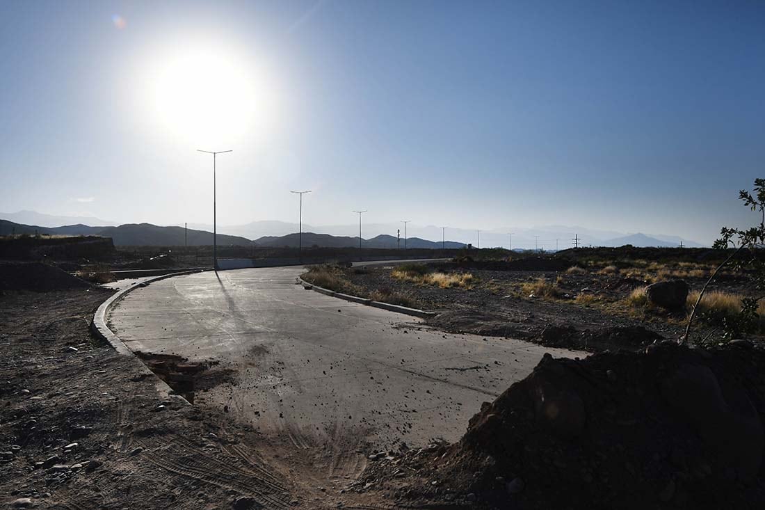 Obra vial que comienza en la rotonda de Palmares en el corredor del oeste y conecta con la Avenida San Francisco de Asís en el Parque General San Martín de Ciudad .