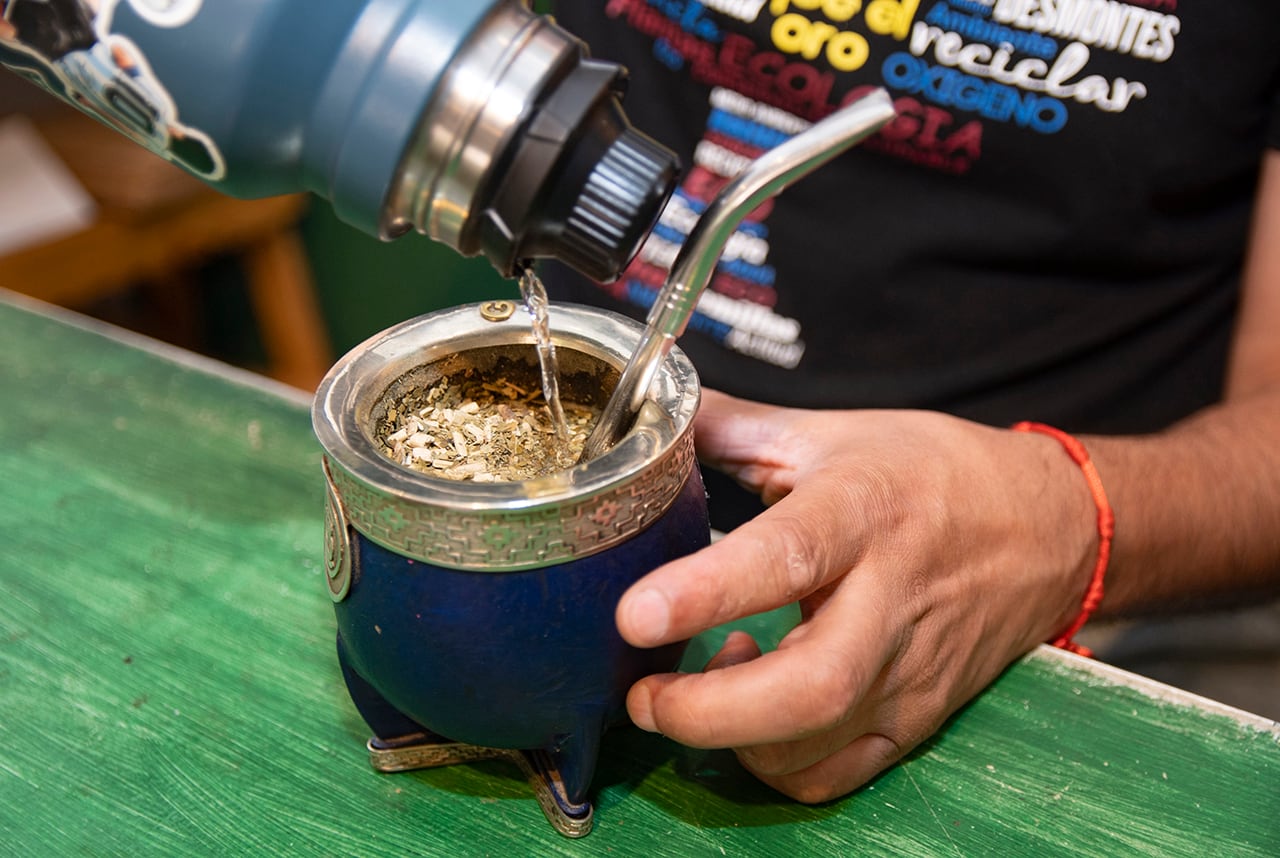 El Día del Mate. Daniel Barrera, un somelier de té y yerba. Foto: Ramiro Gómez / Los Andes