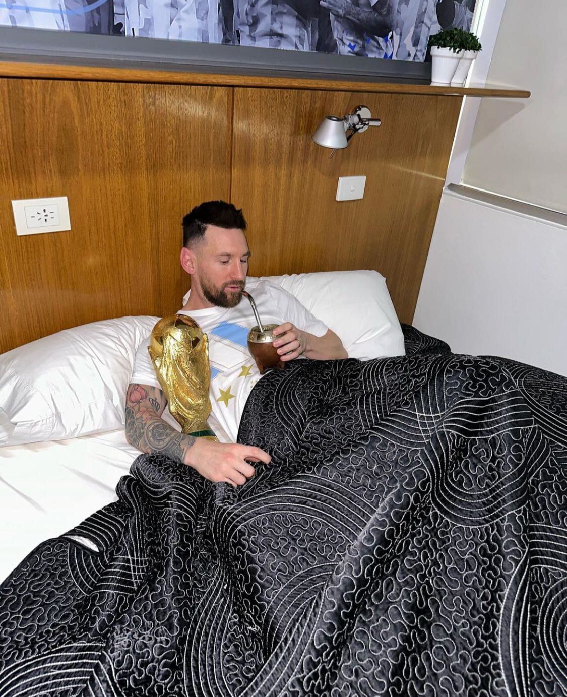 Messi durmió en la habitación con la Copa. Foto: Gentileza / La Voz