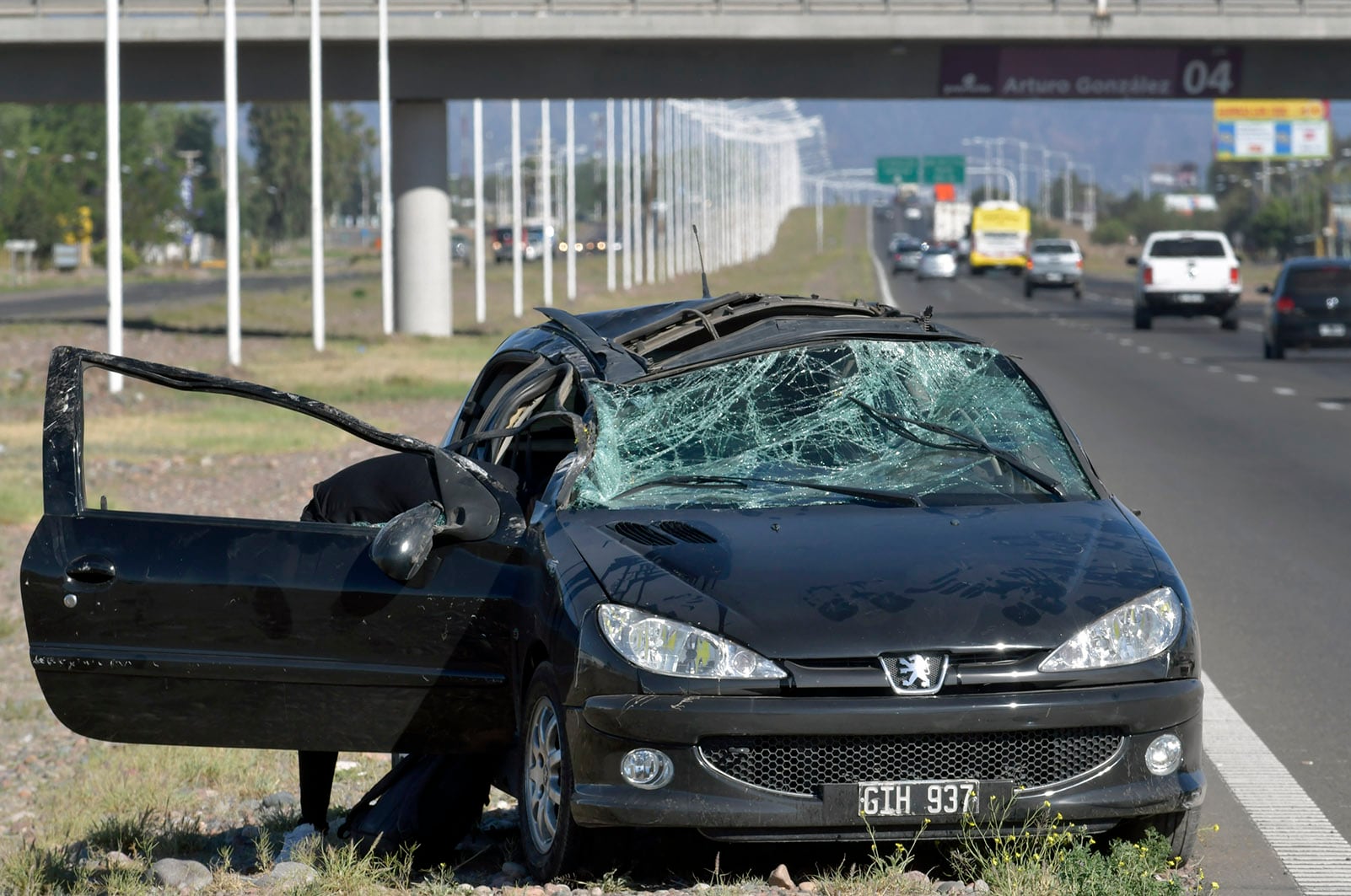 Según las estadísticas oficiales, 89% de los accidentes se deben a fallas humanas, 9% al mal estado de las calles y solo 2% a desperfectos mecánicos. Foto: Orlando Pelichotti / Los Andes.