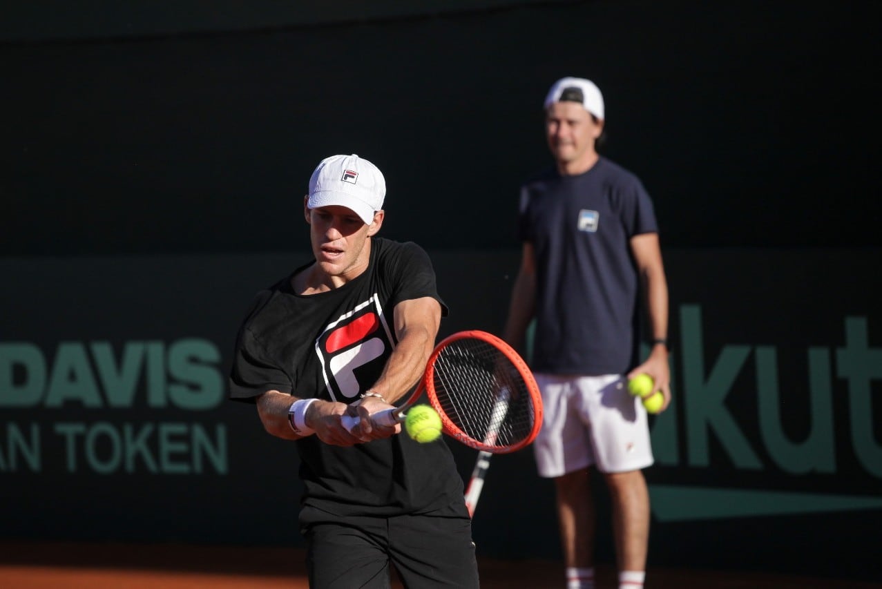 Con Diego Schwartzman a la cabeza, el equipo argentino de Copa Davis entrena de cara al duelo con República Checa. (Prensa AAT)