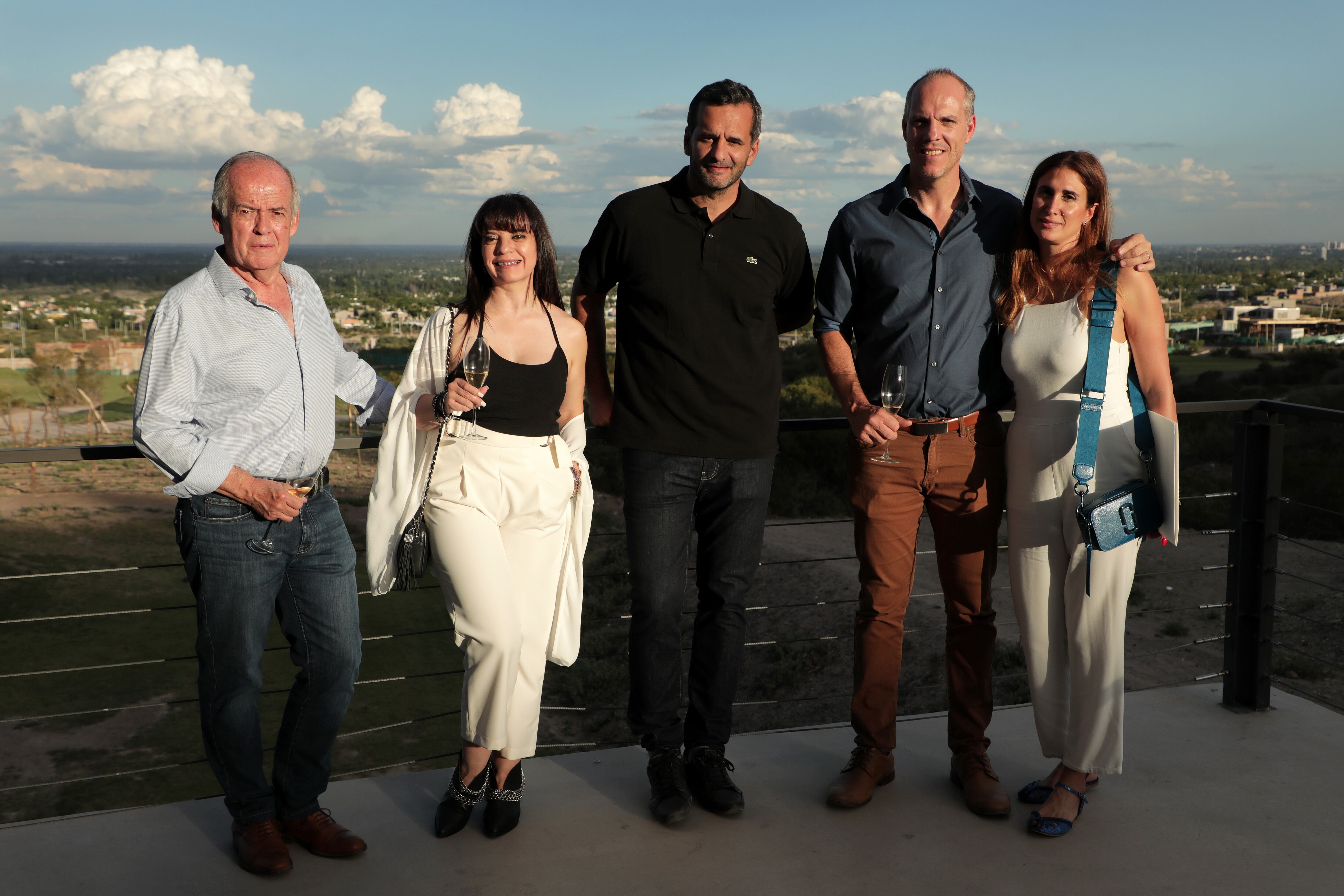 Andrés Belza, Mónica Miranda, Emiliano Lobo, Juan Torres y Romina Madeo.