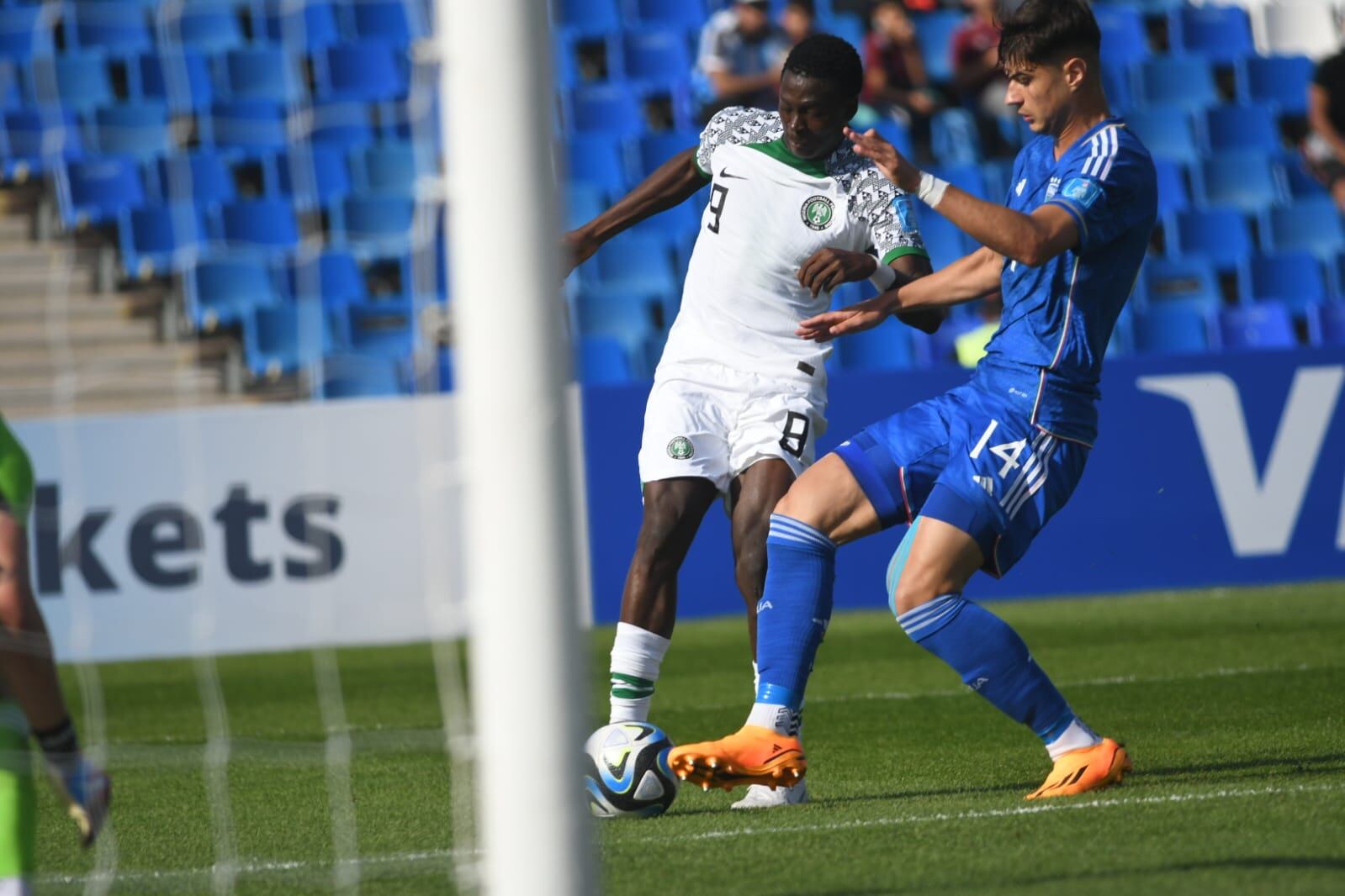 Italia vs. Nigeria, animaron el primer partido de la segunda fecha de la zona D en el estadio Malvinas Argentinas. / José Gutiérrez (Los Andes).