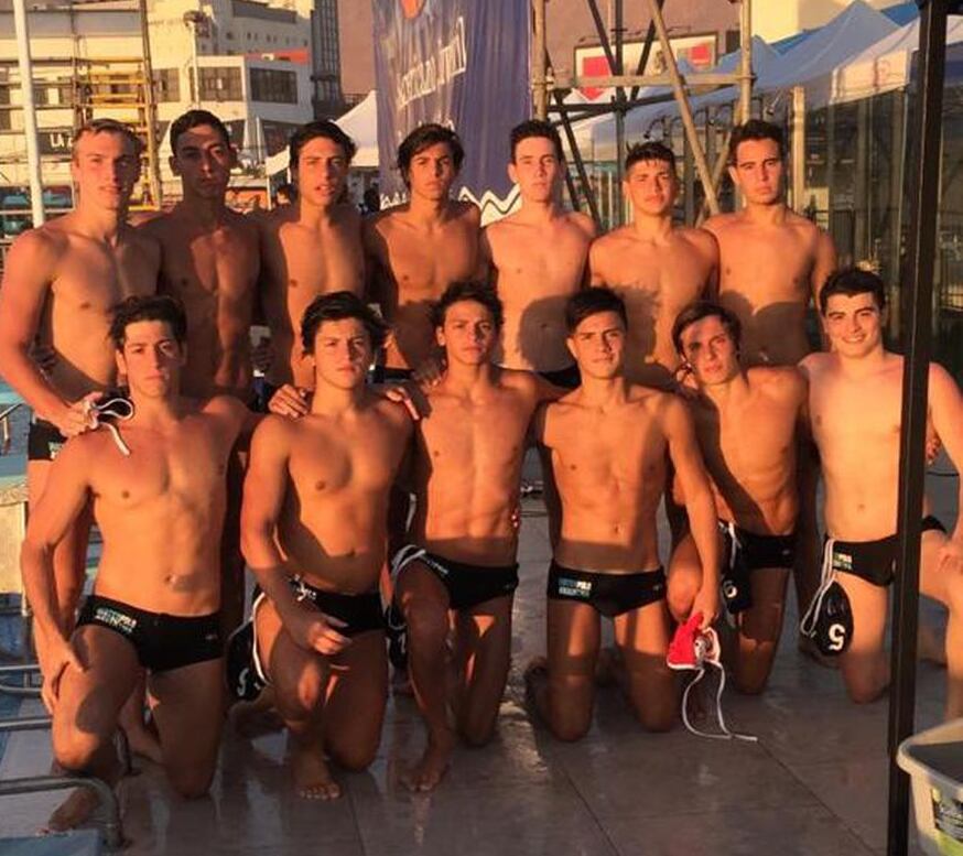 El equipo del seleccionado argentino de waterpolo sub-20 necesita viajar a Praga para jugar el mundial y nadie se hace cargo de sus gastos.