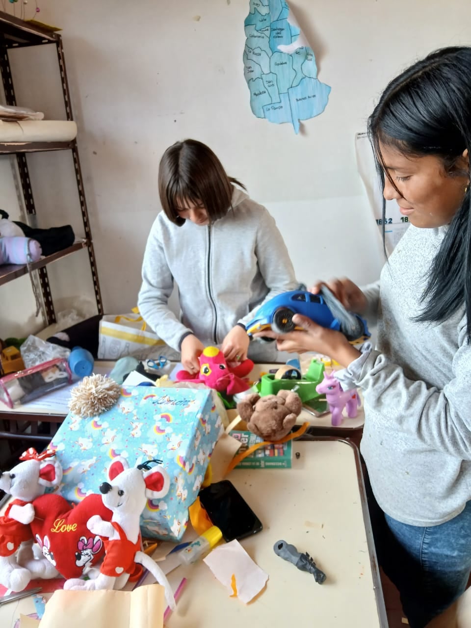 Trabajando con juguetes para donar