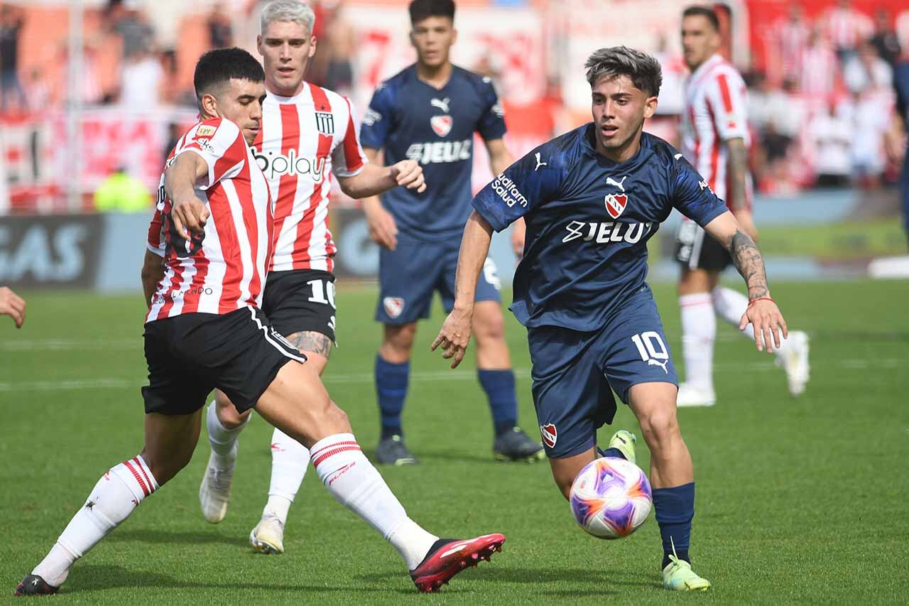 Fútbol Copa Argentina, Independiente de Avellaneda vs. Estudiantes de La Plata en el estadio Malvinas Argentinas de Mendoza
Foto: José Gutierrez / Los Andes

