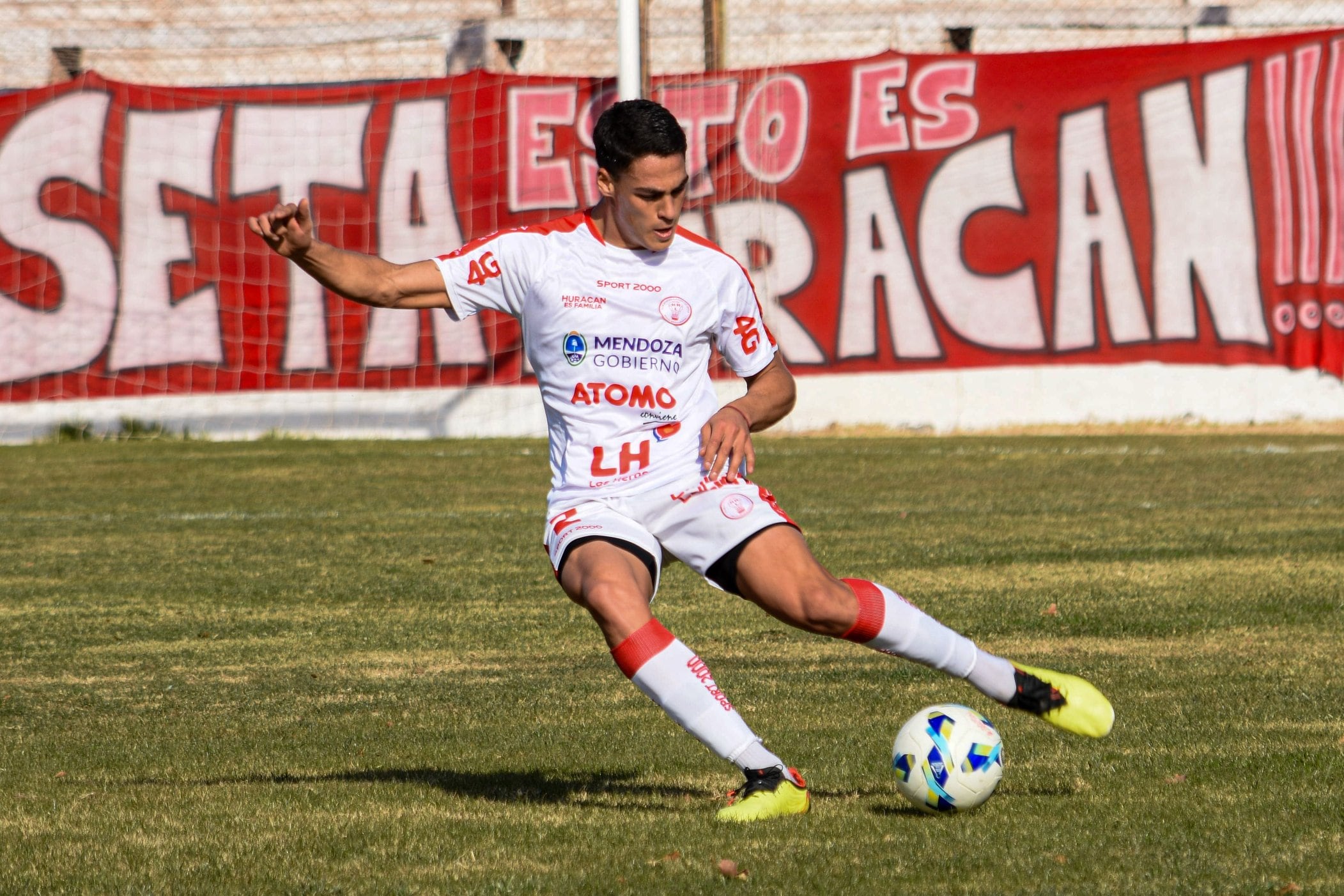 Huracán Las Heras volvió a derrotar a San Martín por 1-0 como sucedió en el debut de ambos en el campeonato. / Gentileza: Prensa HLH.