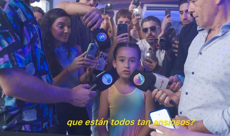 La hija de Diego Maradona debutó como actriz para anunciar una gran noticia.