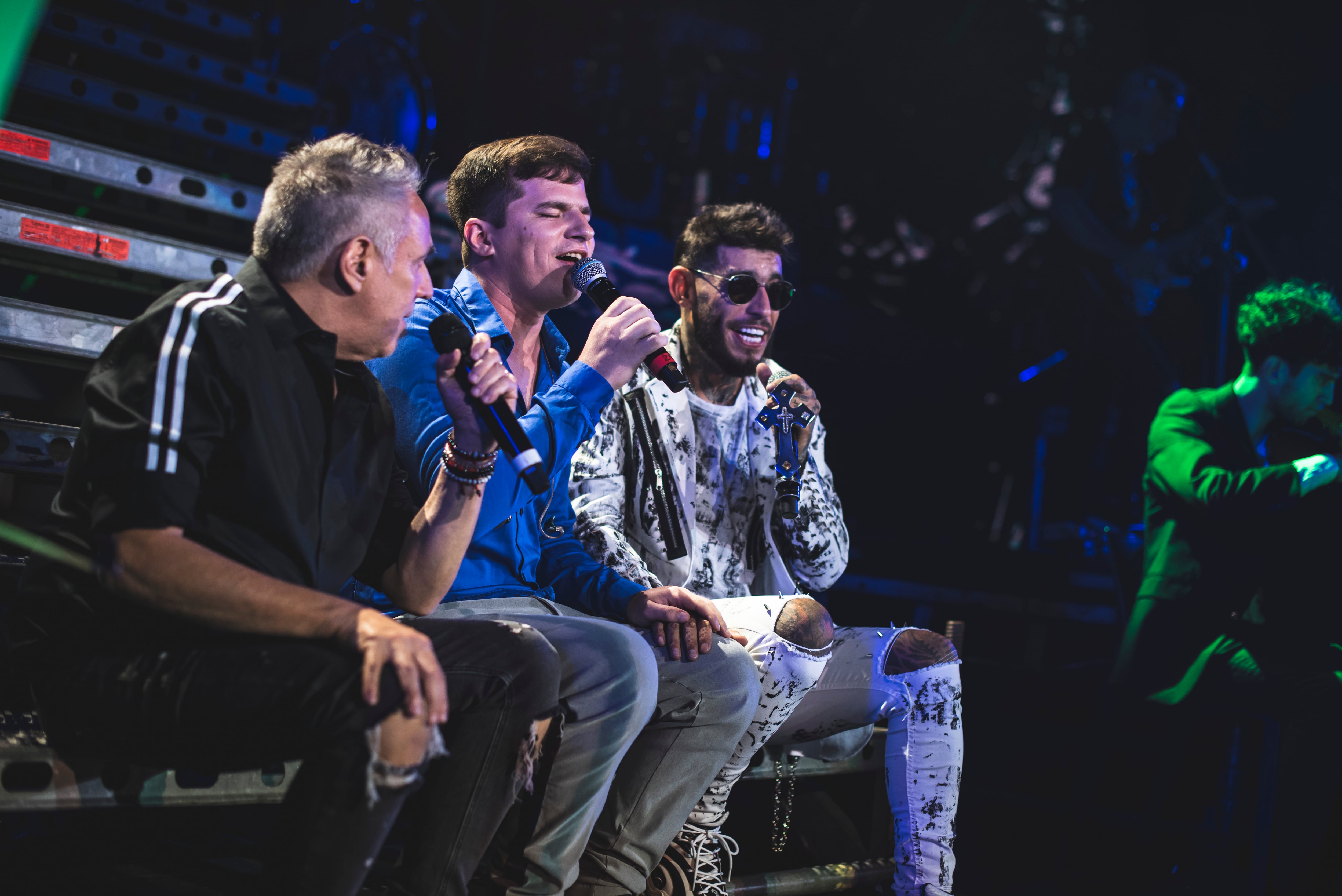 En su recital en el Luna Park, Ulises Bueno compartió escenario con artistas como Nahuel Penissi y Alejandro Lerner.