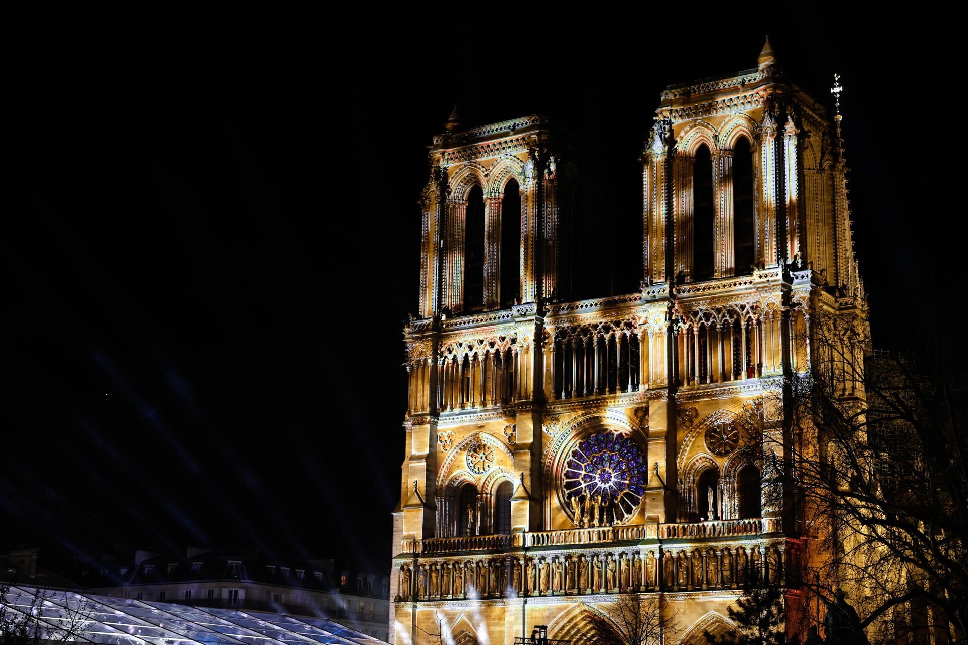 París se prepara para la reapertura de la catedral de Notre Dame. EFE/EPA/MOHAMMED BADRA