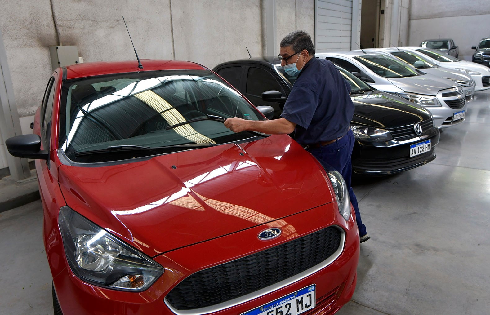 Venta y compra de automóviles usados y cero kilómetros en las concesionarias de autos

Foto: Orlando Pelichotti / Los Andes