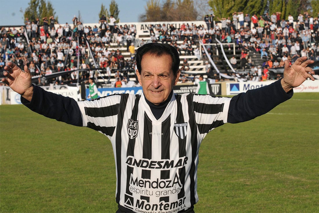 Mendoza Maipú 31 de Mayo de 2015  Deportes
ESTA TARDE SE ENFRENTO POR EL TORNEO DE FUTBOL NACIONAL B EL CLUB GIMASIA Y ESGRIMA CONTRA BOCA UNIDOS DE CORRIENTES
VICTOR LEGROTAGLIE
FOTO ORLANDO PELICHOTTI