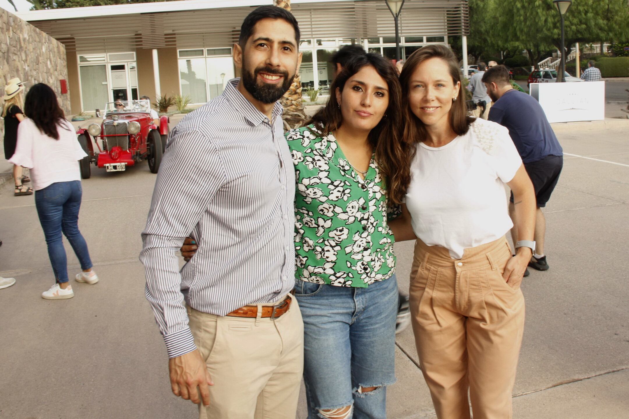 Rodrigo Frías (jefe de mkt y comunicación), Daniela Saavedra (analista de mkt) y Mariana Civit (comercial de Dalvian Inmobiliaria).