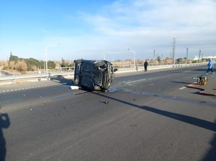 Accidente fatal en San Juan : una mujer volcó en Pocito.