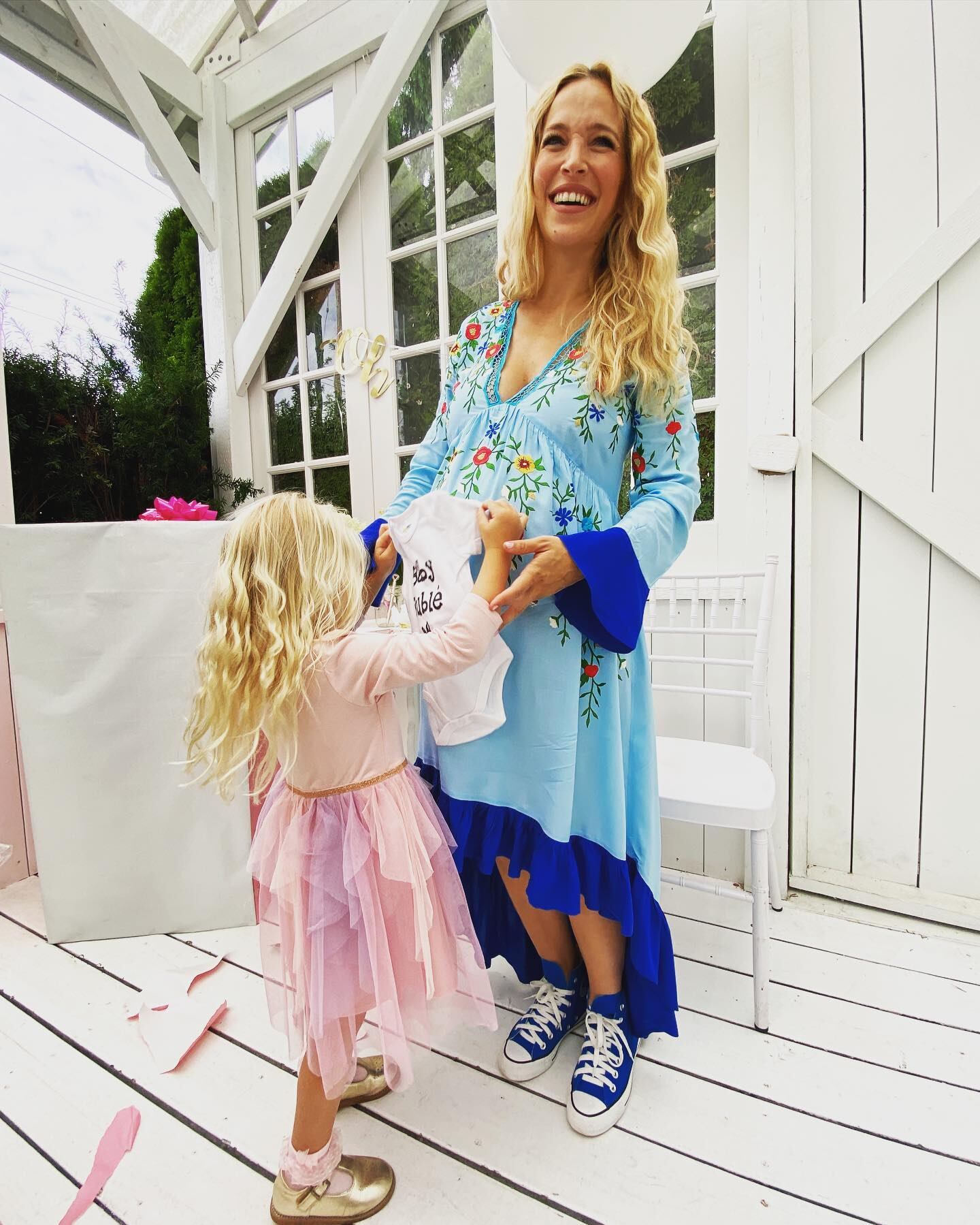 Luisana Lopilato celebró el baby shower de su cuerta hija.