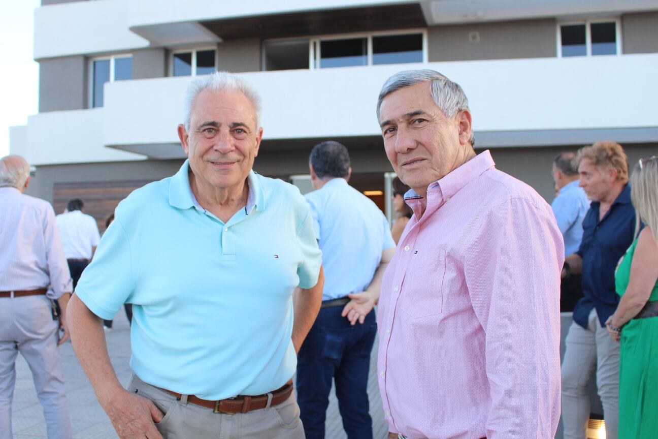 Ricardo Rodríguez y César Henrique.