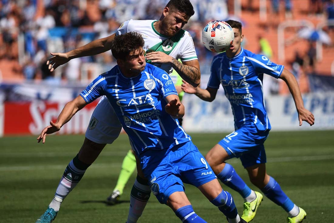 Liga Profesional de Futbol, Godoy Cruz Antonio Tomba vs. Banfield en el estadio Malvinas Argentinas.
Godoy Cruz 2  Banfield 1.
Foto: José Gutierrez.