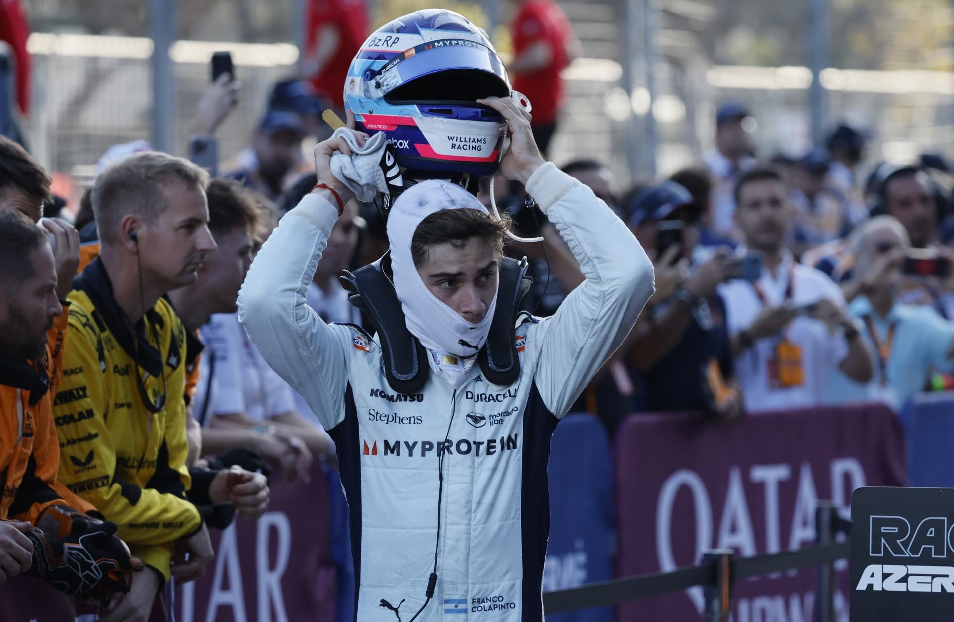 El piloto argentino Franco Colapinto, de Williams Racing, reacciona tras el Gran Premio de Fórmula Uno de Azerbaiyán de 2024, en el circuito de la ciudad de Bakú, Azerbaiyán, el 15 de septiembre de 2024. (Fórmula Uno, Azerbaiyán) EFE/EPA/YURI KOCHETKOV