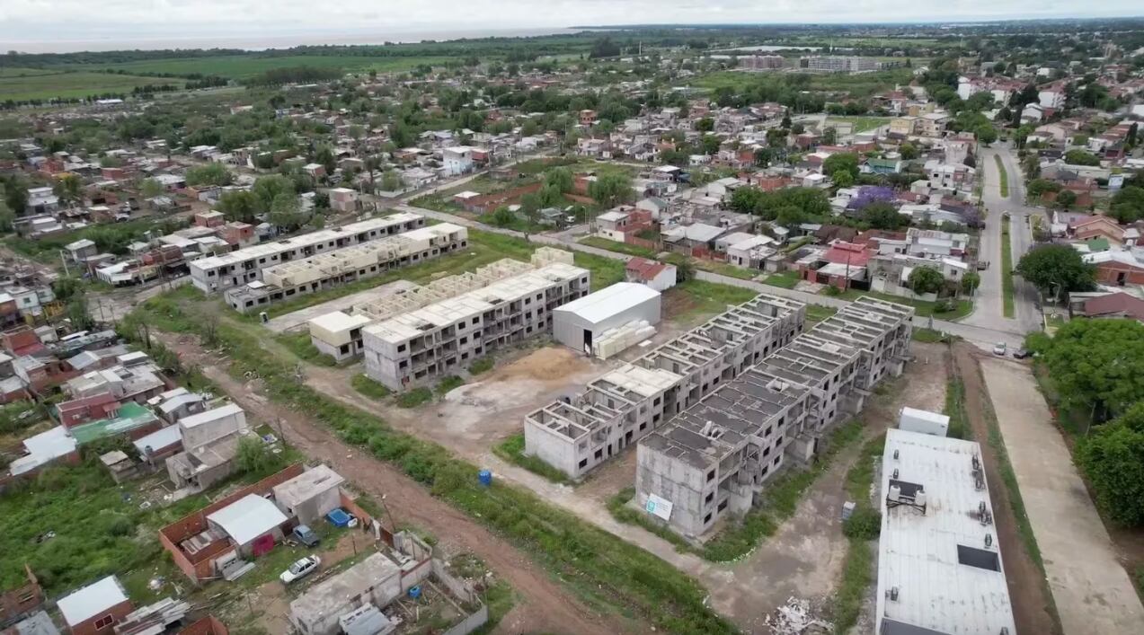 Las casas del barrio Dorrego en Quilmes que nunca se terminaron. Foto: TN