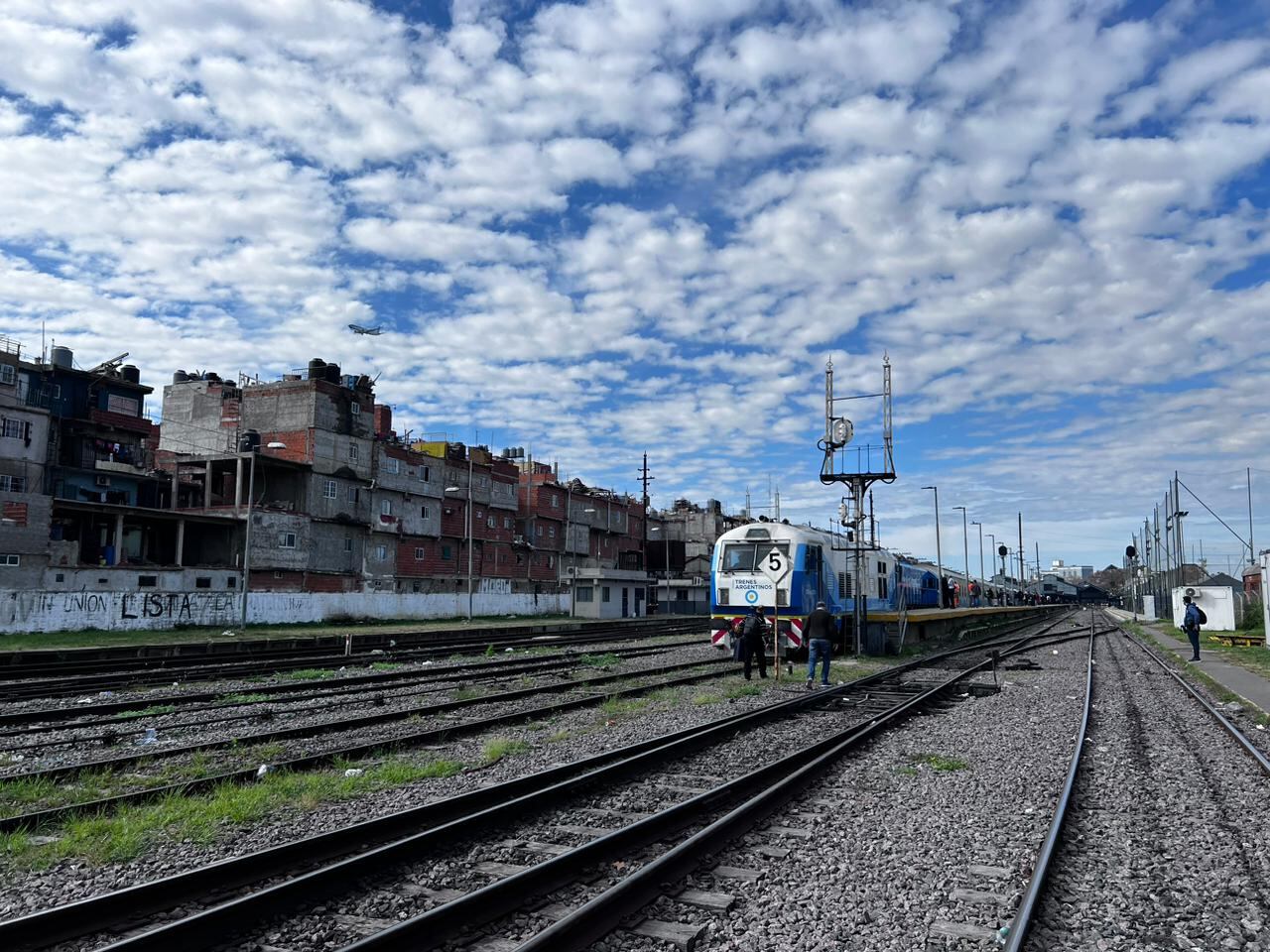 Fotos y video: Así partió este mediodía el tren de pasajeros que llegará mañana a la tarde a Mendoza. Foto: Gentileza Pablo Anglat