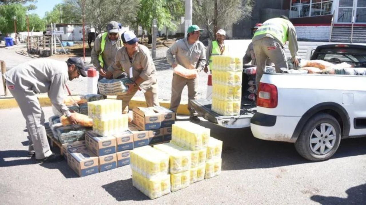 Los alimentos fueron entregados esta mañana a la Fundación de la Difunta Correa. Foto: Diario Huarpe/ Sergio Leiva