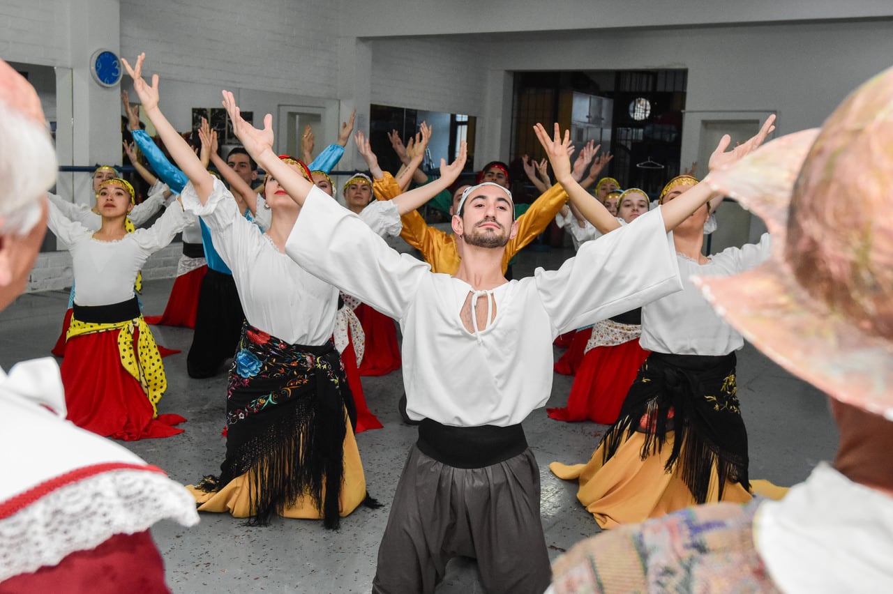 La Academia Ballet Cristina Hidalgo, se parepara para la celebración de sus 50 años. 