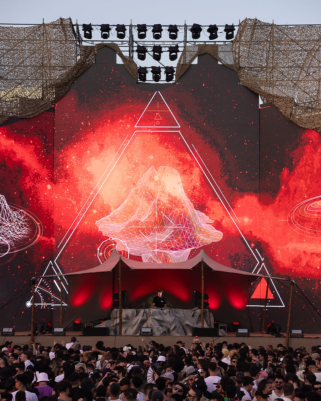 Un show impactante de música, luces y color