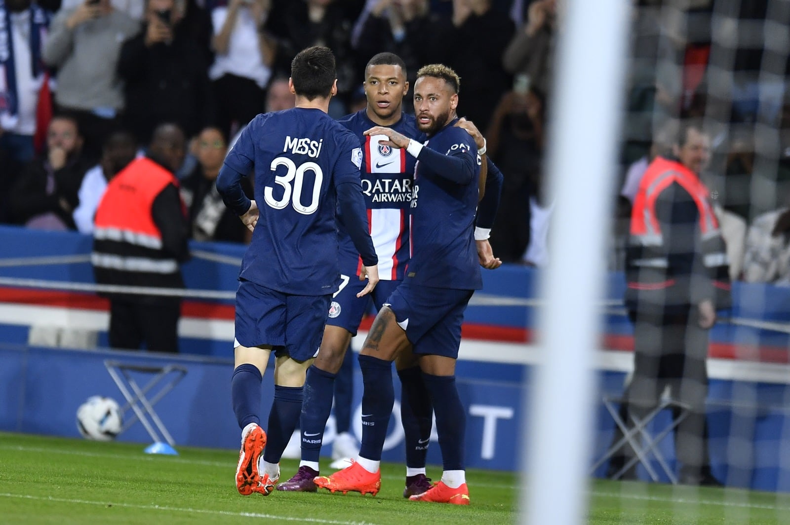 PSG le ganó al Olympique de Marsella y sigue como líder de la Ligue 1.