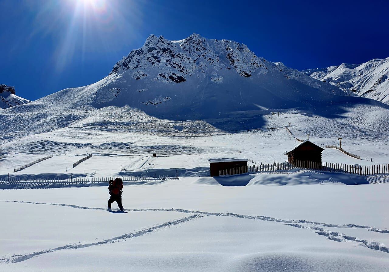 Los Puquios y Las Leñas abren hoy oficialmente su temporada invernal.