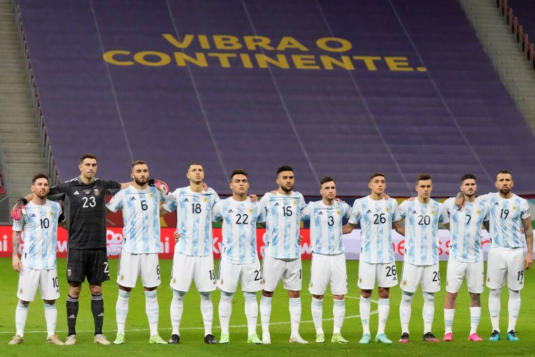 El equipo argentino antes de comenzar el partido.