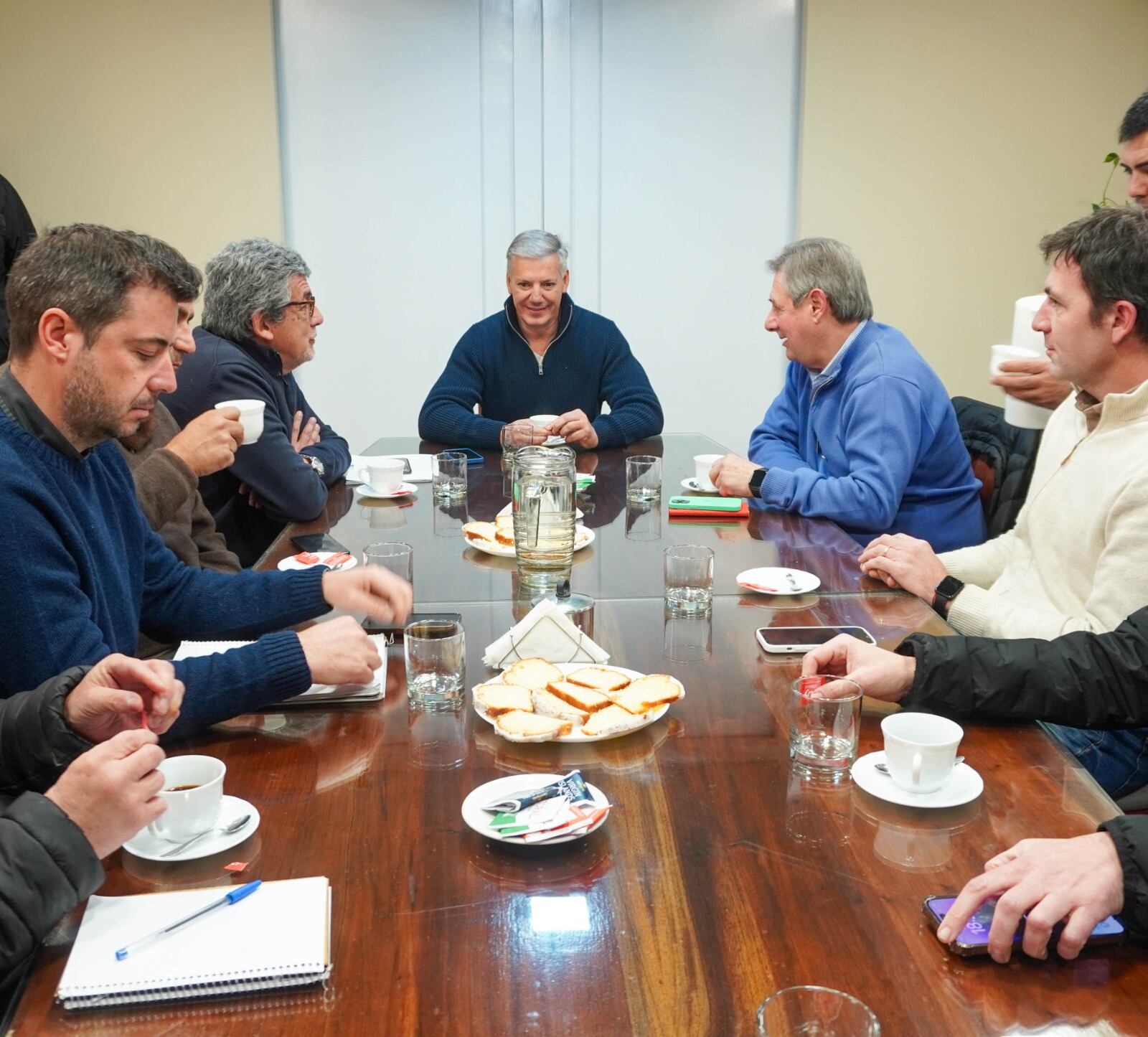 La reunión entre los intendentes de Alvear y San Rafael con el subsecretario Alejandro Moralejo. Foto: Prensa Alvear