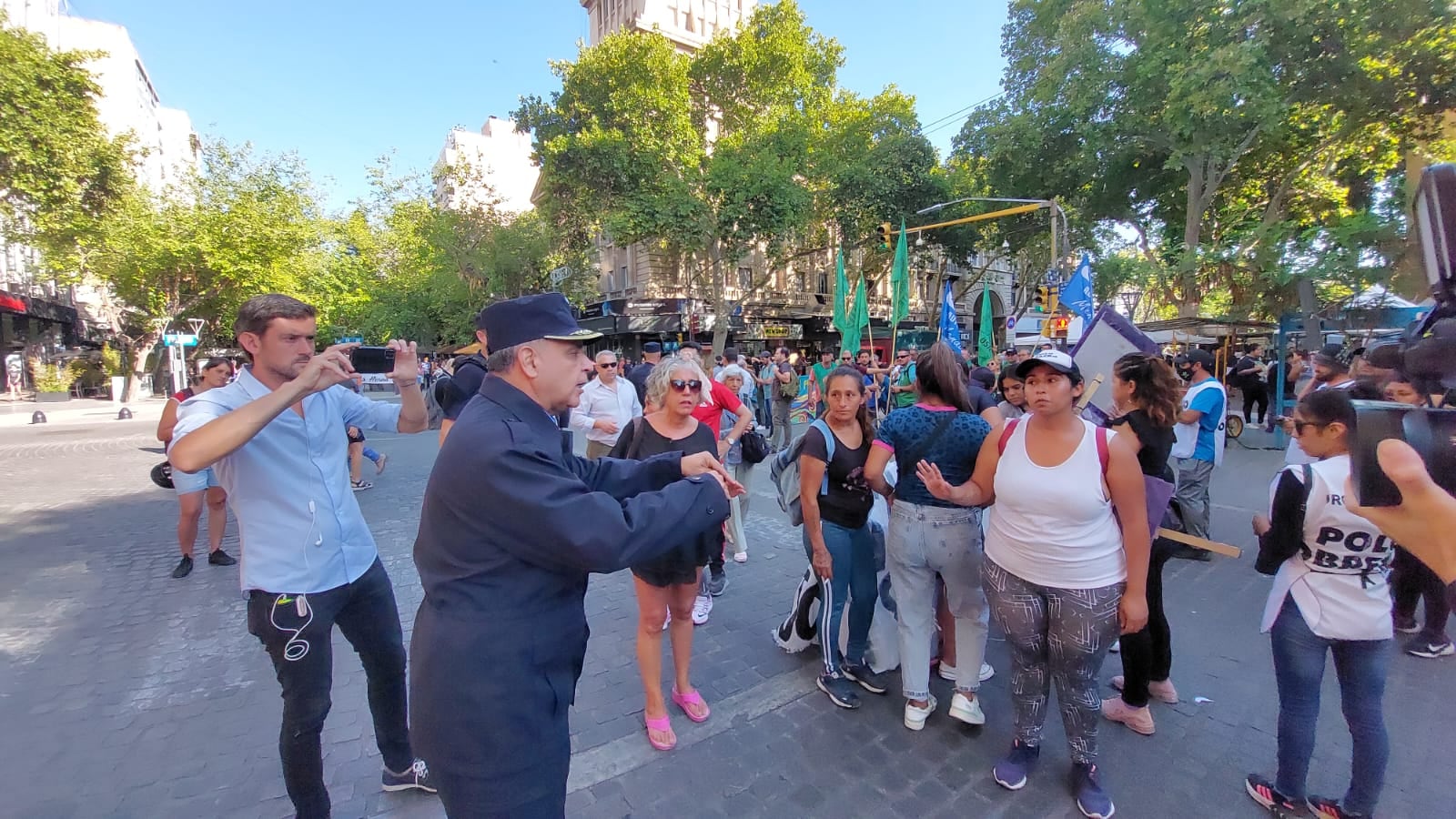 Comenzó una nueva marcha del Polo Obrero por Ciudad. / Foto: Claudio Gutiérrez.