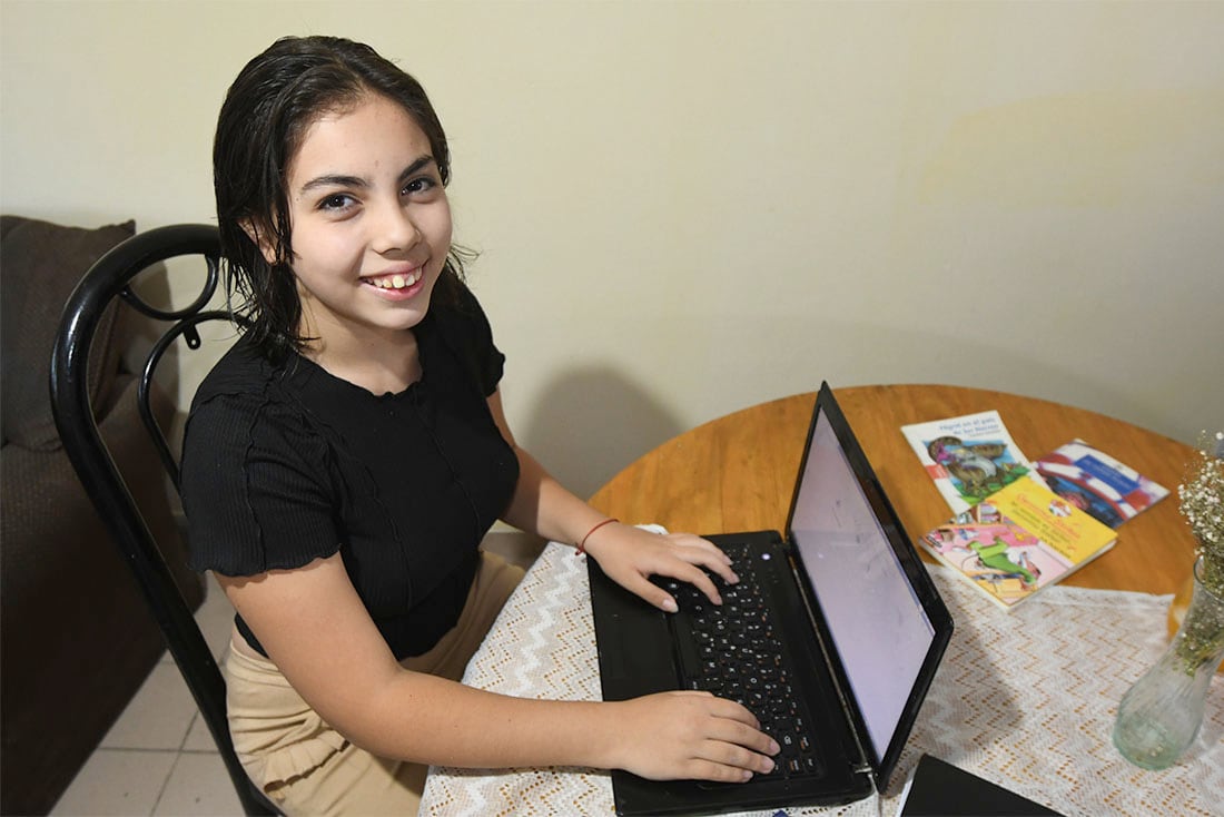 Agustina Julieta Benitez Chana, ganadora de la Beca Adolfo Calle, en 2022.
Foto: José Gutierrez / Los Andes 