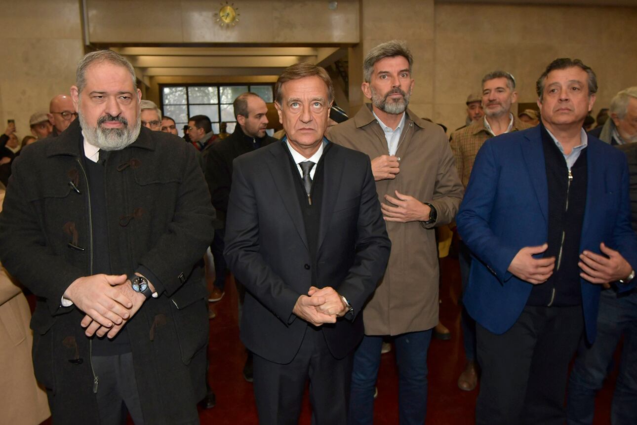 El Gobernador Rodolfo Suarez y autoridades de la Delegación de Asociaciones Israelitas Argentinas (DAIA) y la Sociedad Israelita de Beneficencia, participarán de la ceremonia del "DIA DE LA MEMORIA ACTIVA" para recordar y homenajear a las víctimas del atentado terrorista contra la AMIA.

Foto:  Orlando Pelichotti

