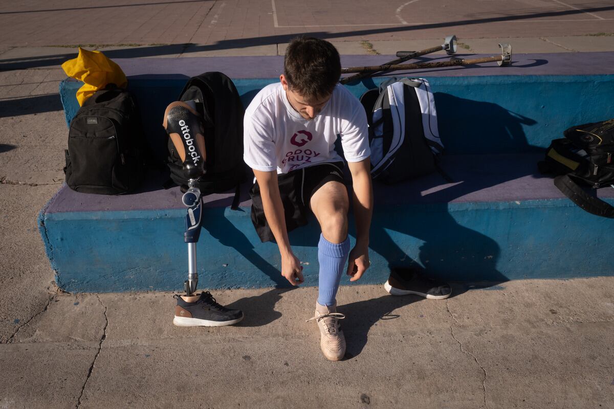 Liga Nacional de Fútbol de Amputados.

En el polideportivo del Barrio de la Gloria se disputó la tercera fecha entre Los Cóndores de Mendoza y Los Leones de Tucuman. 
