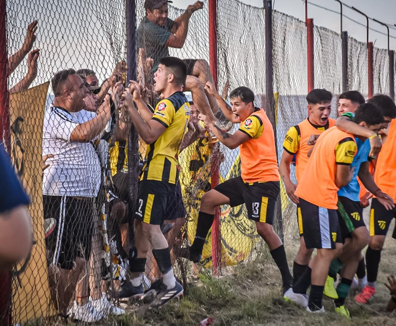 Atlético Palmira sorprendió a Fadep y se metió en las semifinales de la Copa Mendoza tras el 2-0 en cancha de Rodeo del Medio.