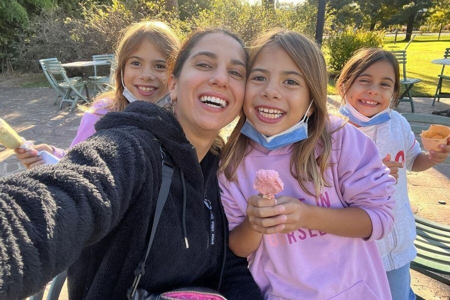 Cinthia Fernández y sus hijas