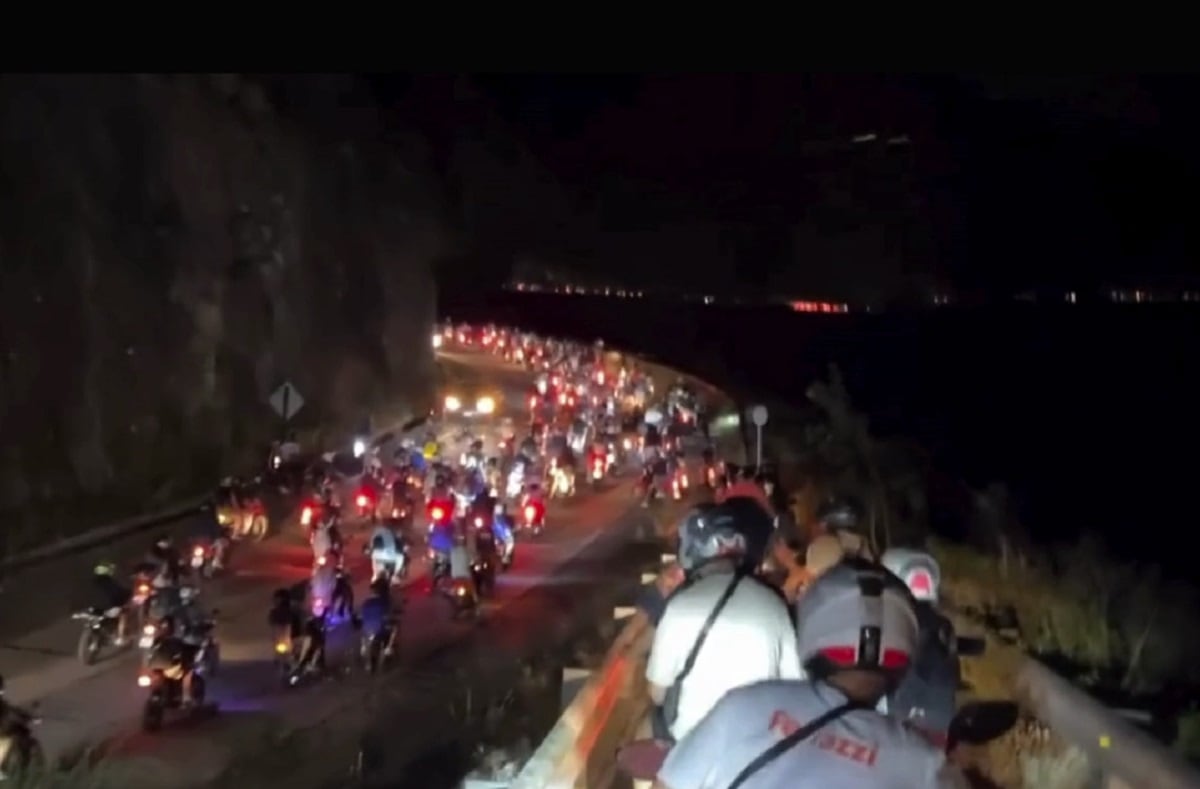 Caravana de motos rumbo a Cacheuta (Paraguay Stunt)