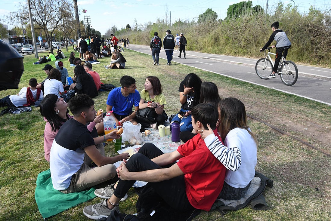 21 de septiembre, día del estudiante y comienzo de la primavera. El  parque Estación Benegas de Godoy Cruz, es uno d elos puntos de encuentro.
