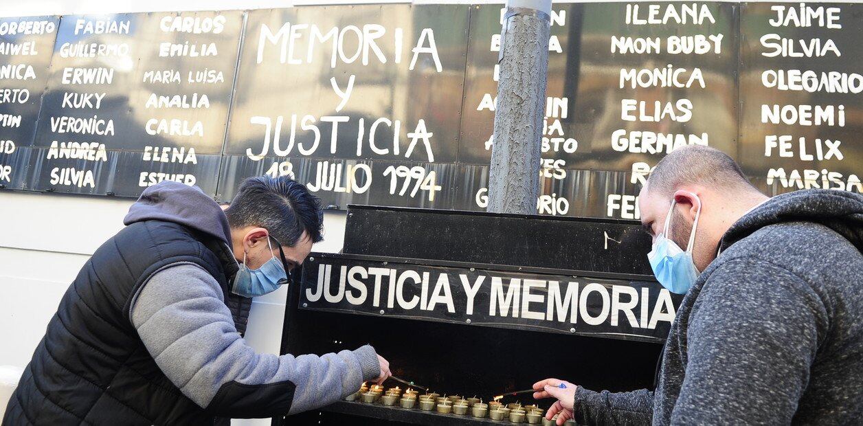 Pasaron 27 años. Murieron 85 personas y 151 fueron heridas.