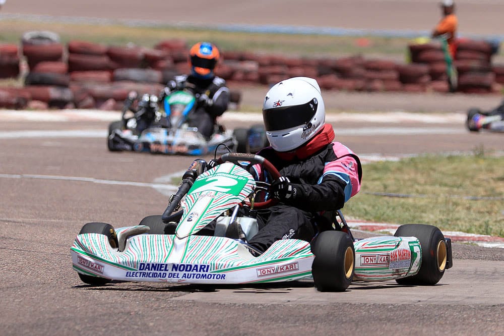 Natali, en plena acción en una competencia final en la que luego sería ratificada como campeona de Guerrero 150.